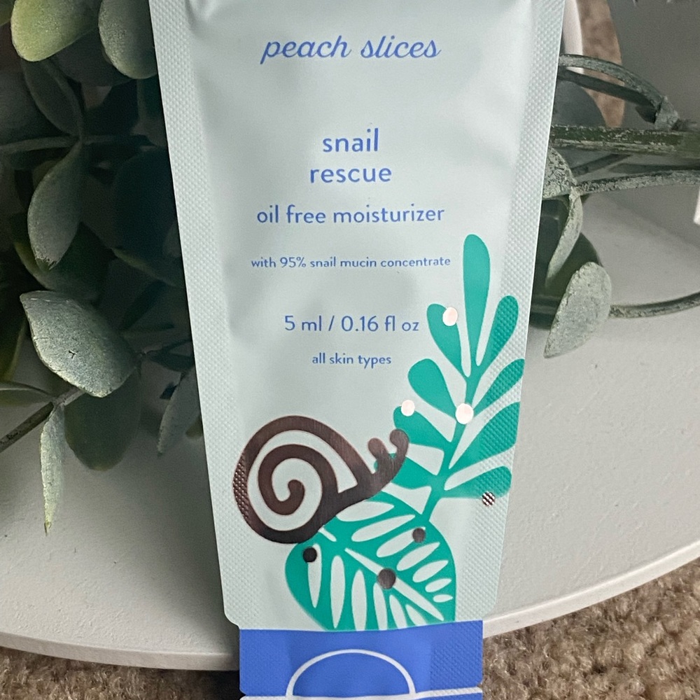 Peach Slices snail rescue oil free moisturizer SAMPLE
